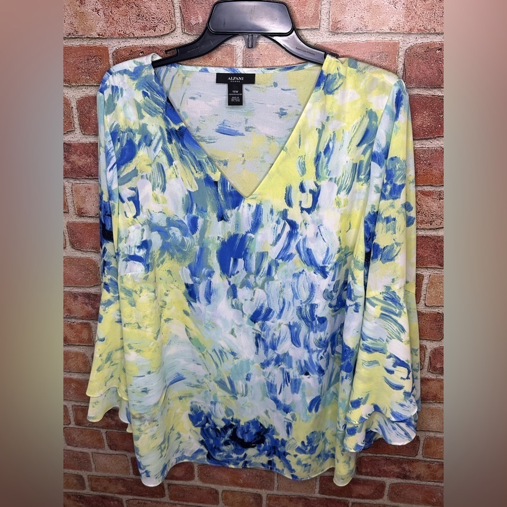 Alfani Women's Blue and Yellow Top size 18
